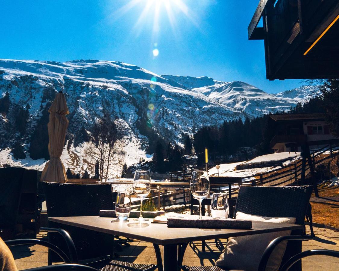 Cresta Sedrun Hotel Bagian luar foto