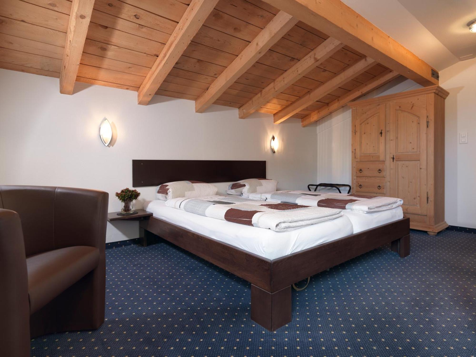 Cresta Sedrun Hotel Bagian luar foto